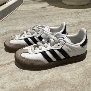Adidas toddler US 6k size